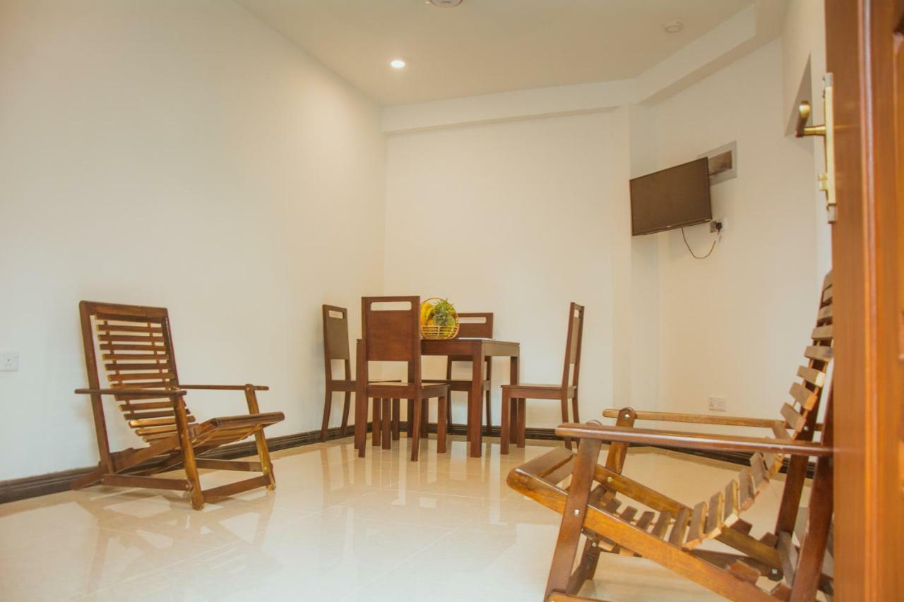 Guesthouse Bodensee Hikkaduwa Exterior photo